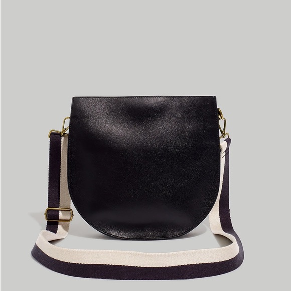 Madewell Handbags - Madewell The Transport Saddlebag in Black Leather
MD194